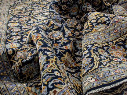 4702 - 9'11" x 13'5"