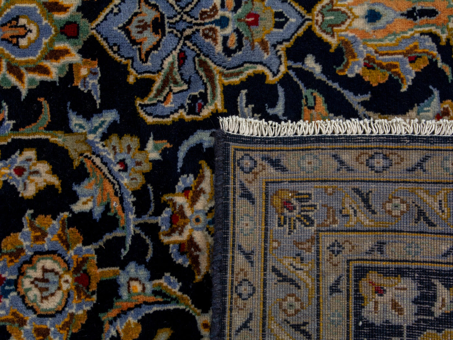 4702 - 9'11" x 13'5"