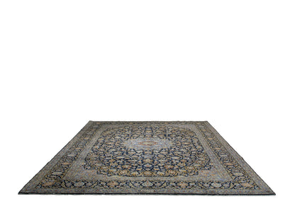 4702 - 9'11" x 13'5"