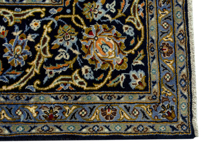 4702 - 9'11" x 13'5"