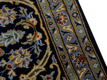 4702 - 9'11" x 13'5"