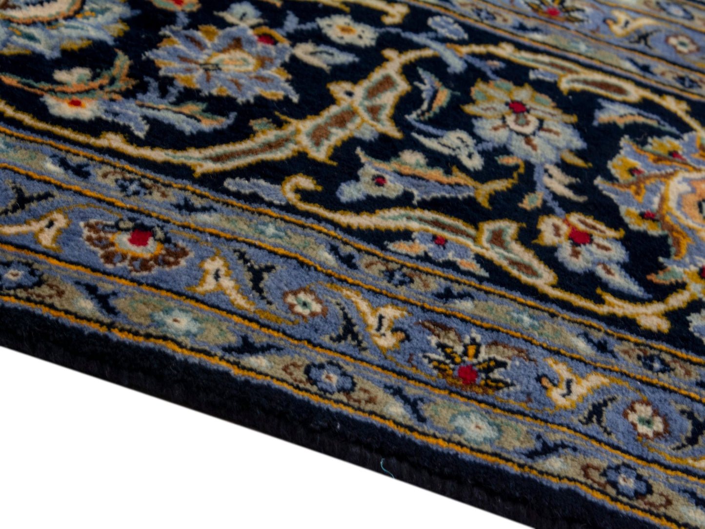 4702 - 9'11" x 13'5"