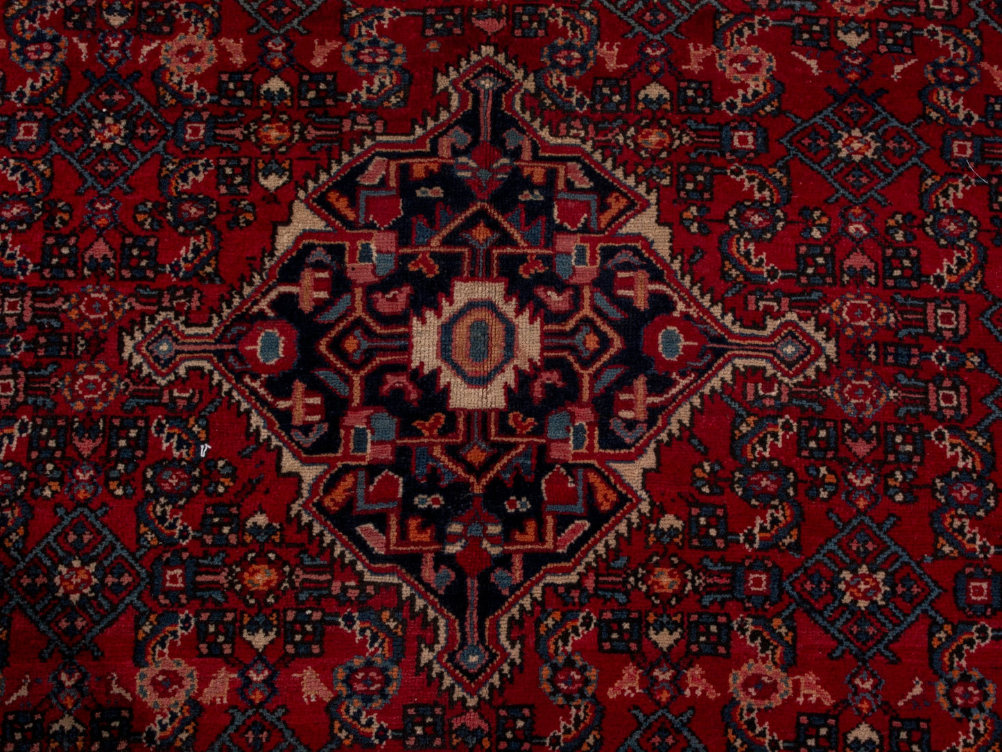 4704 - 6'9" x 10'10"