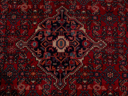 4704 - 6'9" x 10'10"