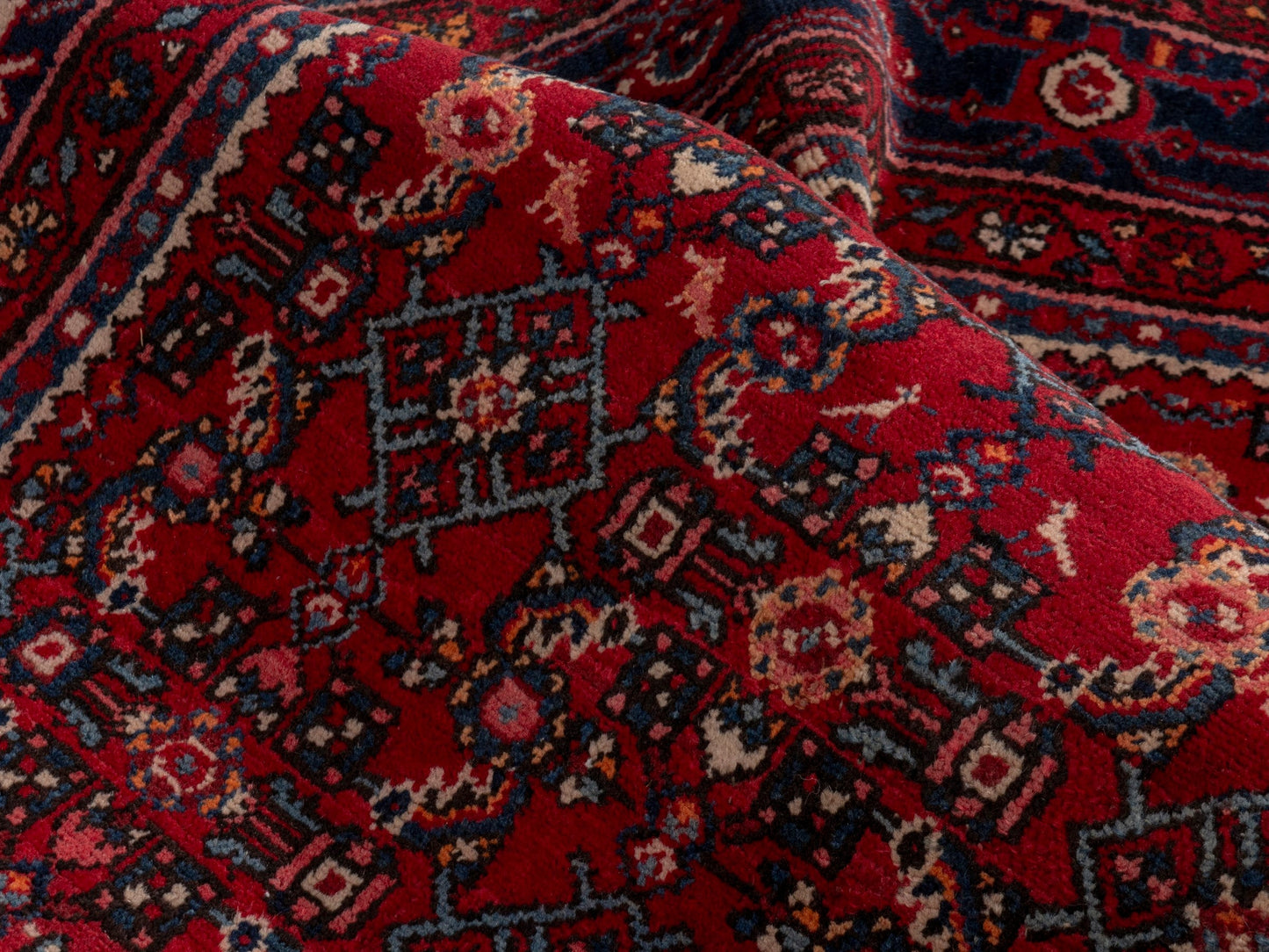 4704 - 6'9" x 10'10"