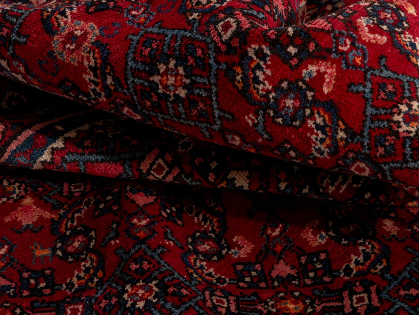 4704 - 6'9" x 10'10"