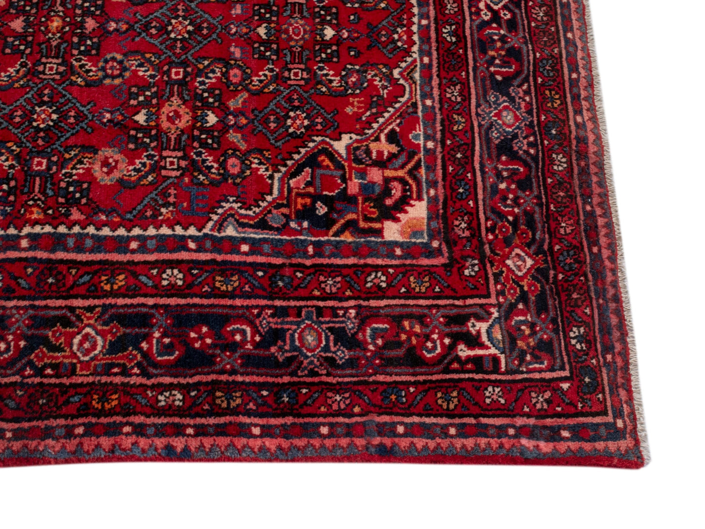 4704 - 6'9" x 10'10"