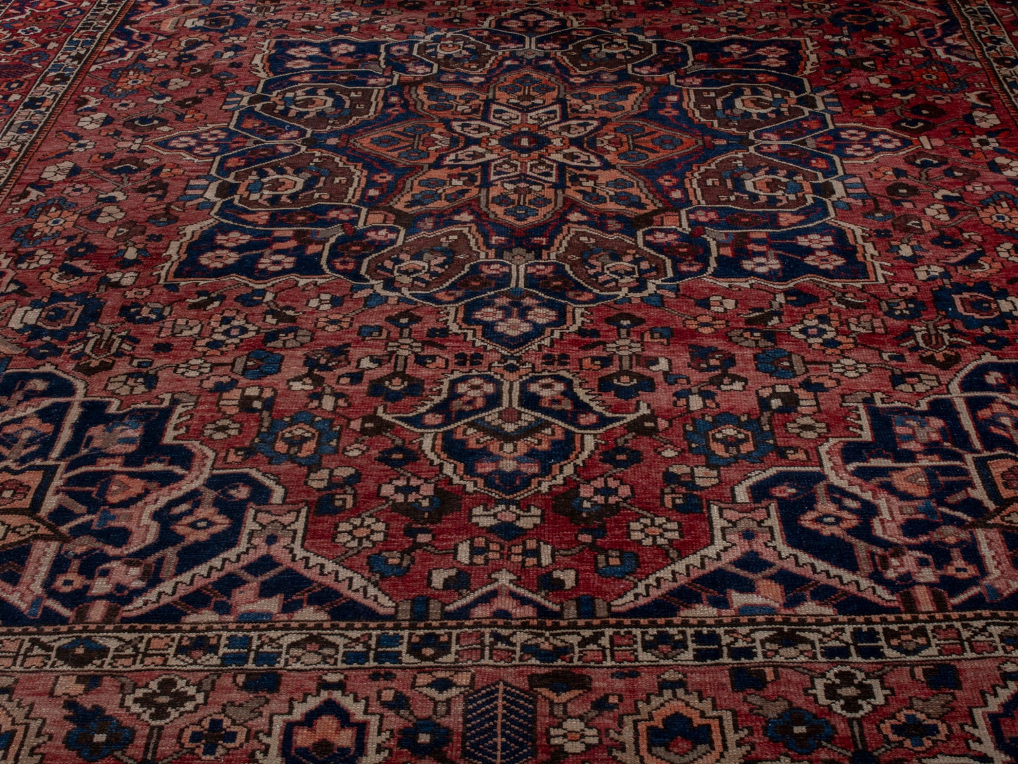 4710 - 10'3" x 12'8"