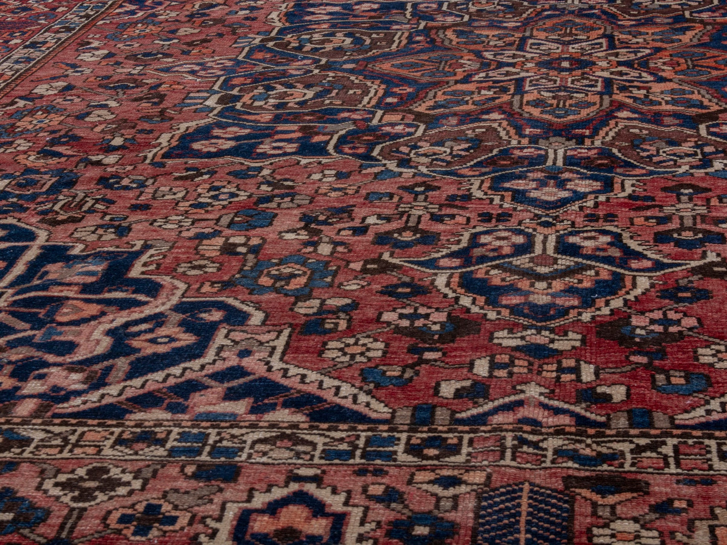 4710 - 10'3" x 12'8"