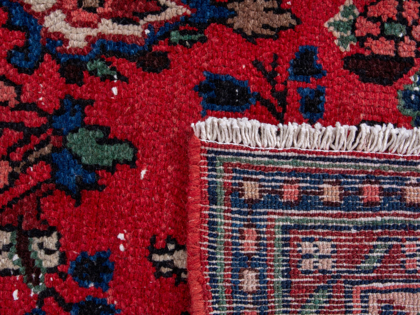 4714 - 6'11" x 10'4"