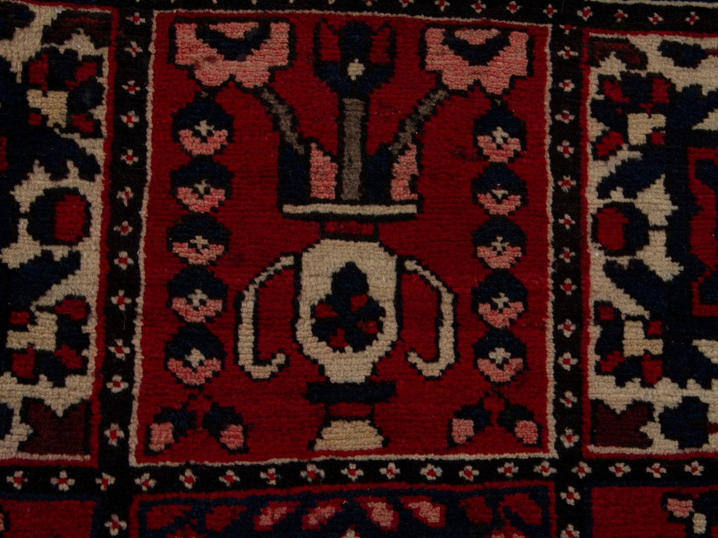 4715 - 6'11" x 10'2"