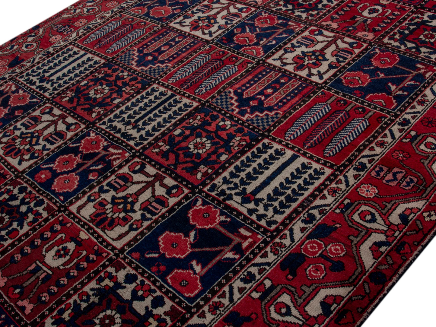 4715 - 6'11" x 10'2"