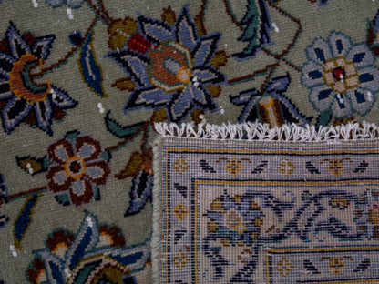 4716 - 10'1" x 13'7"