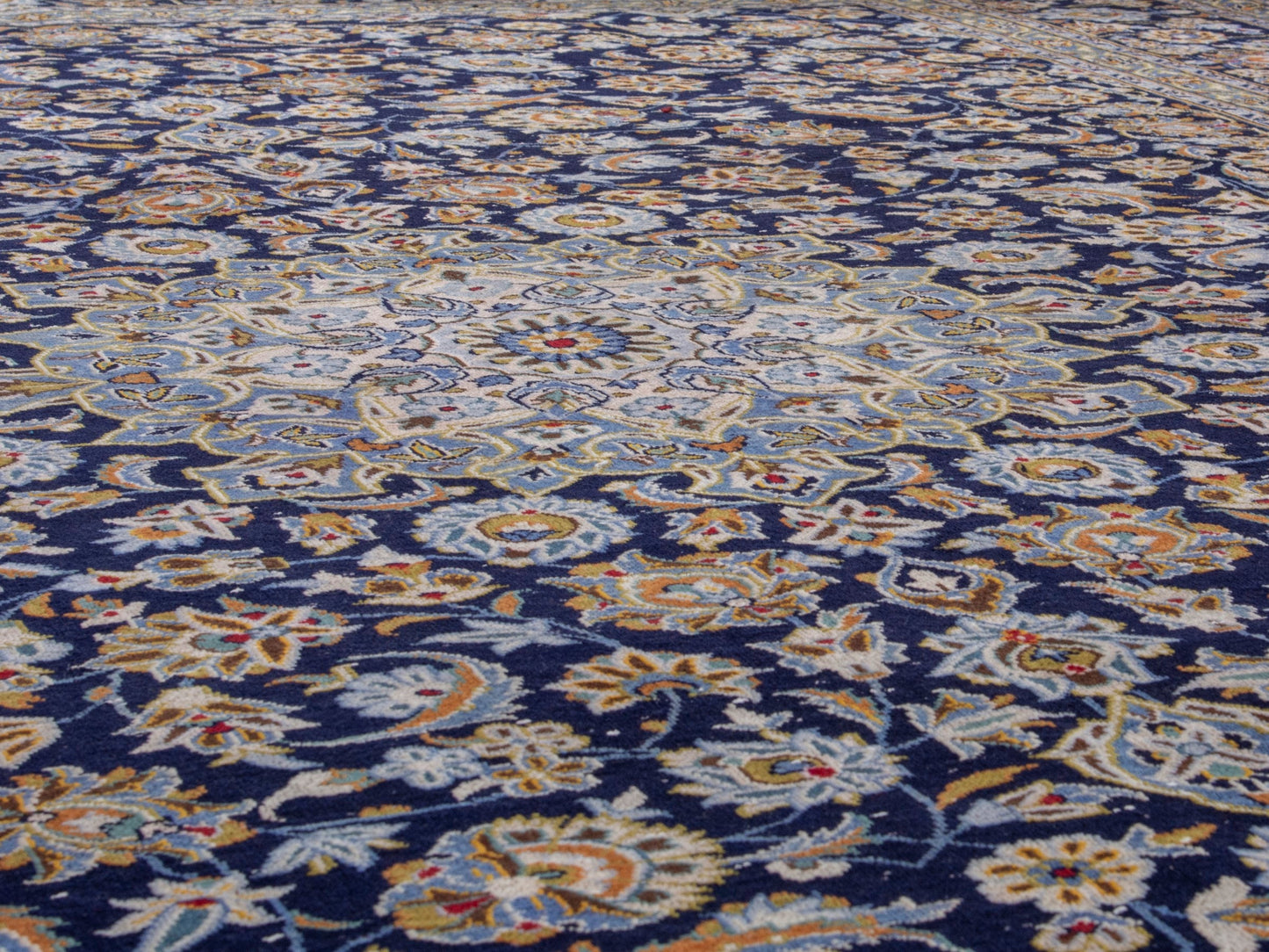 4726 - 9'10" x 13'3"