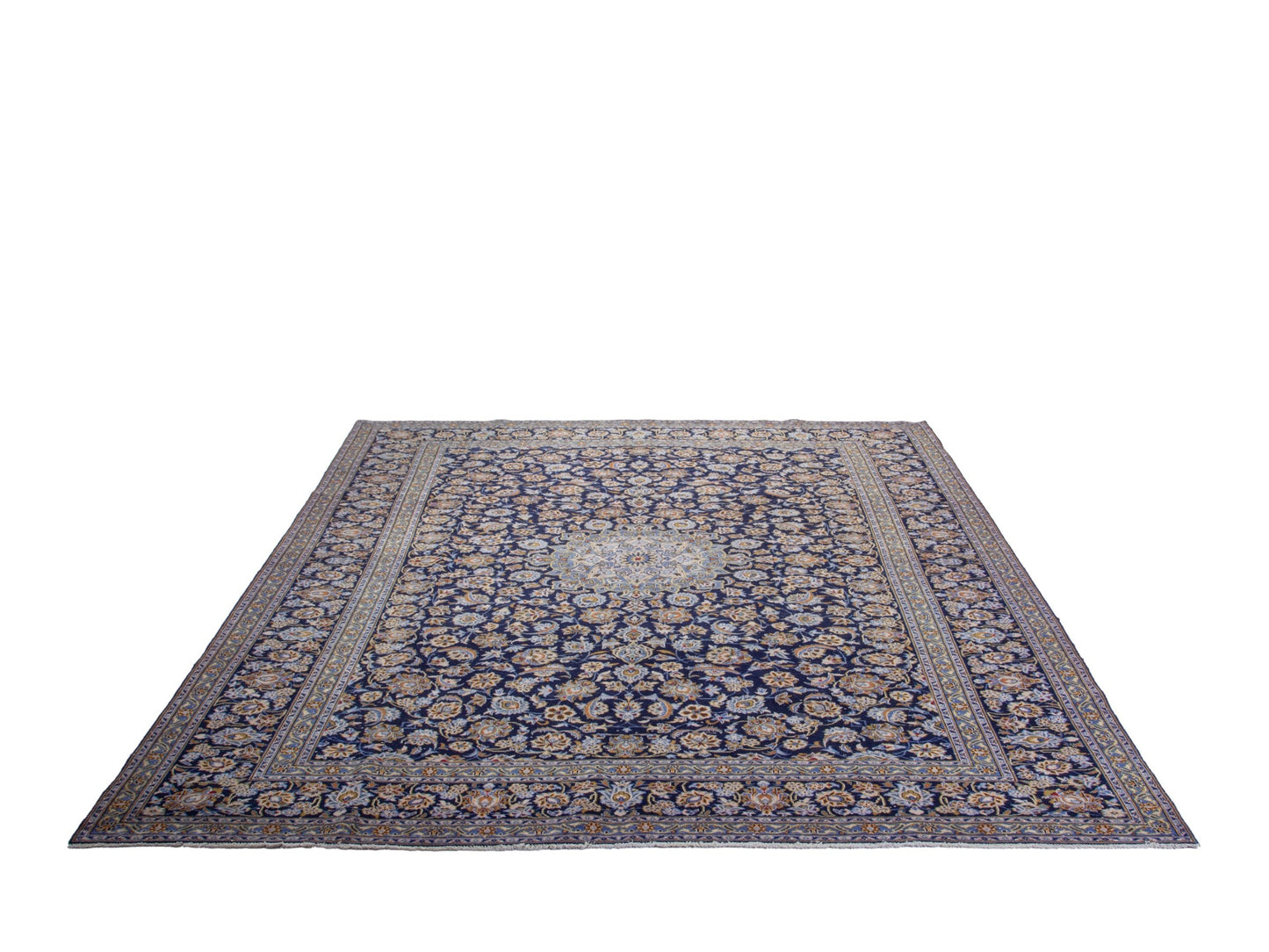 4726 - 9'10" x 13'3"