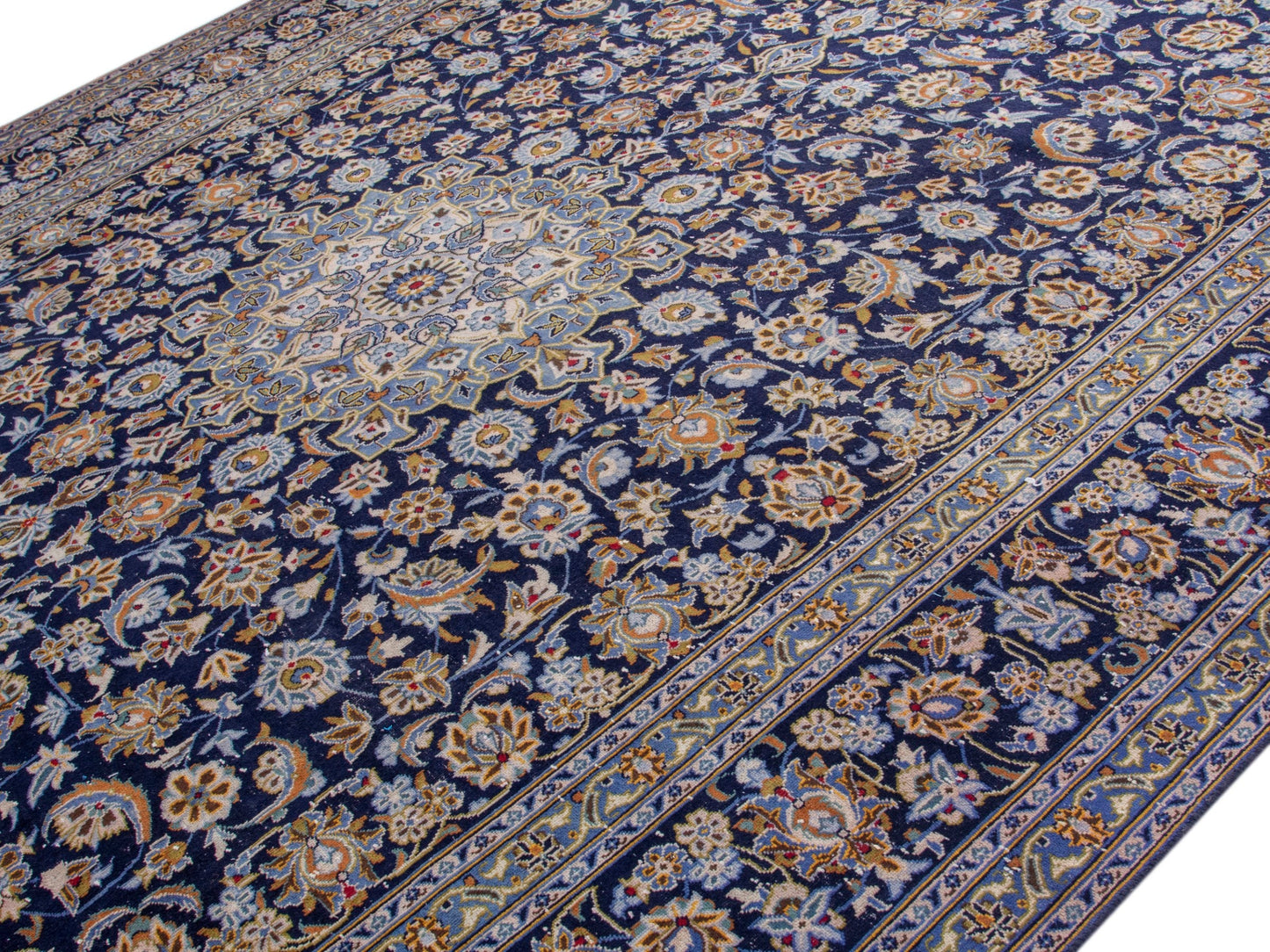 4726 - 9'10" x 13'3"