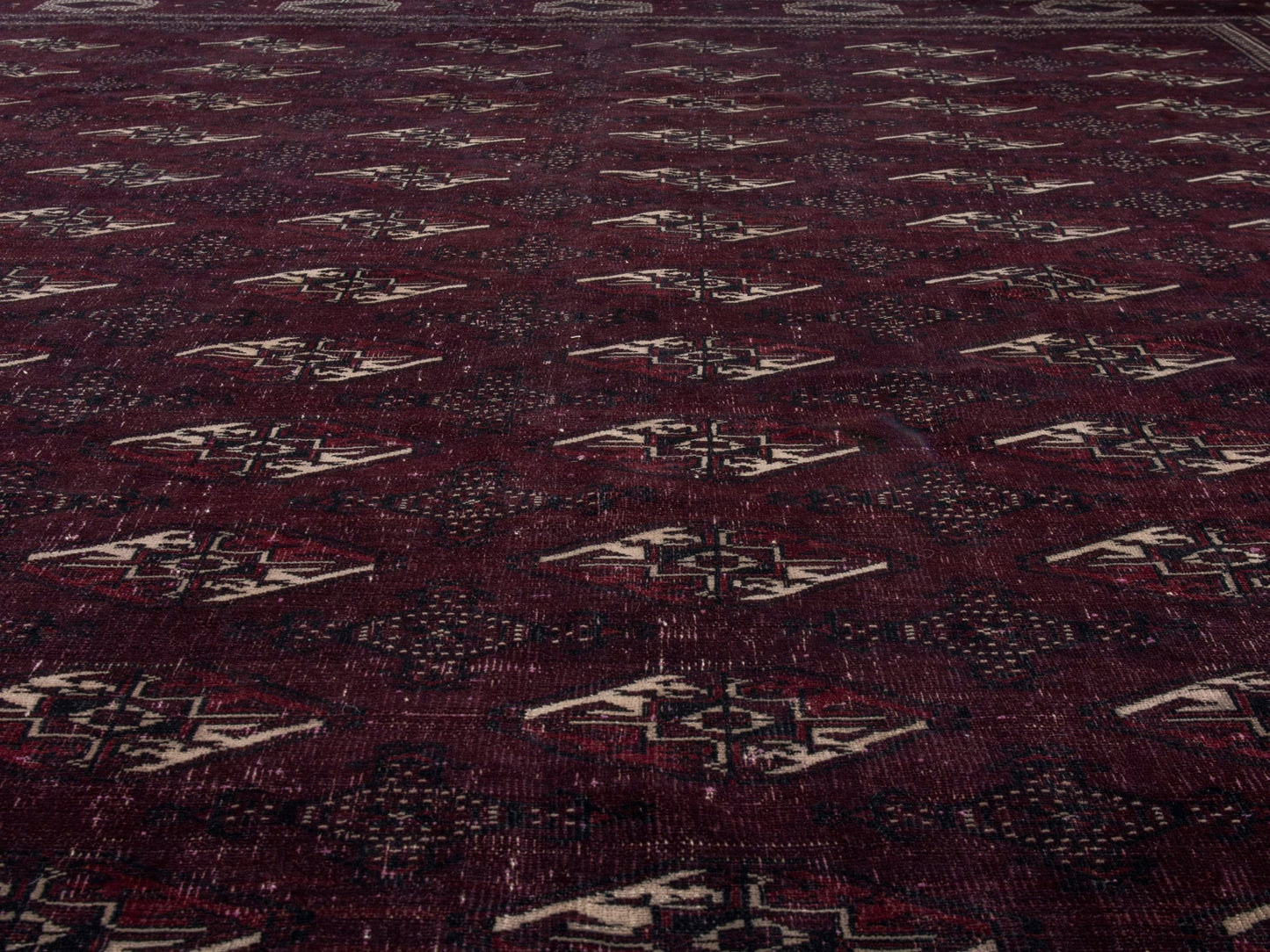 4730 - 10'10" x 13'1"