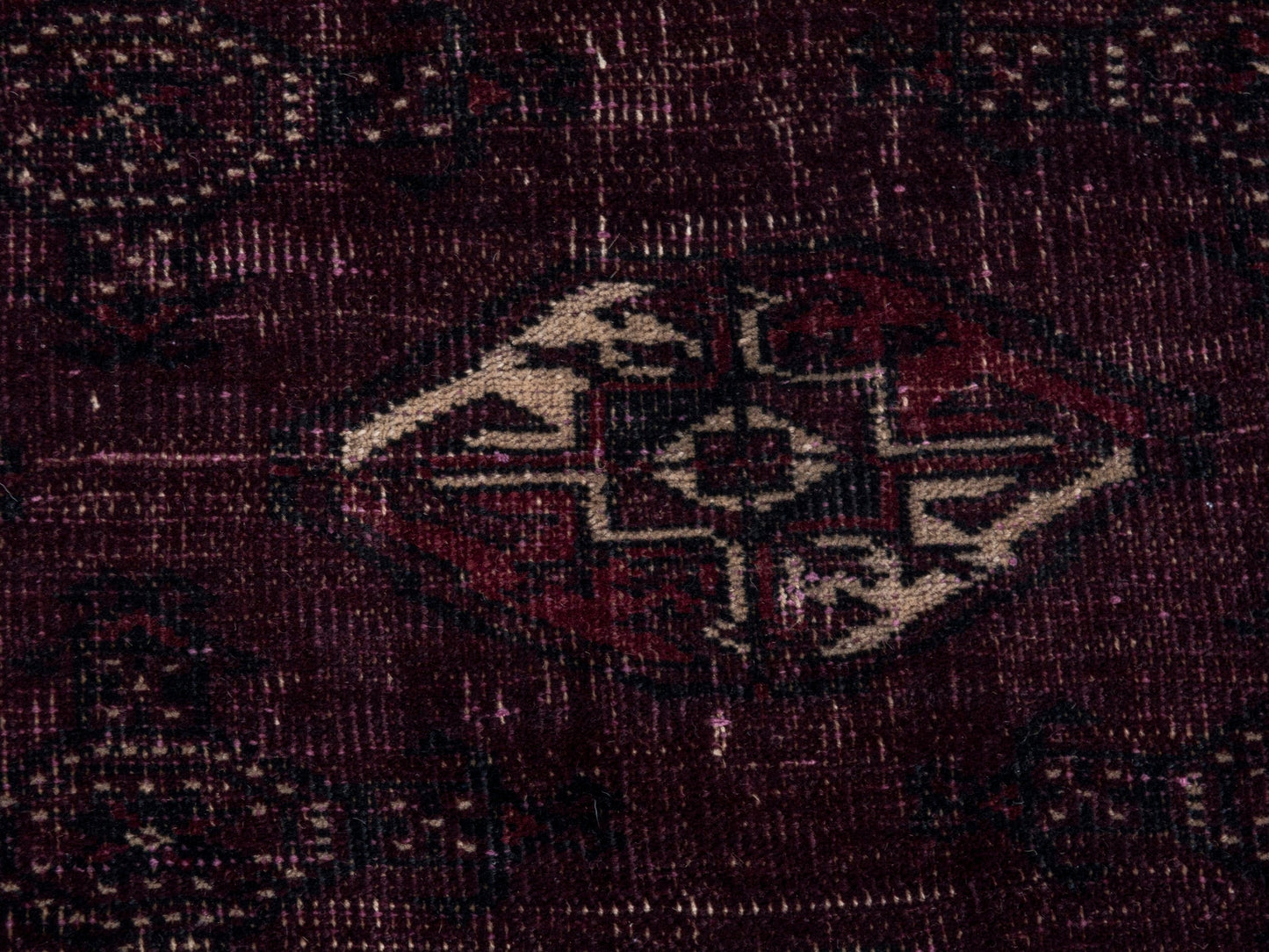 4730 - 10'10" x 13'1"