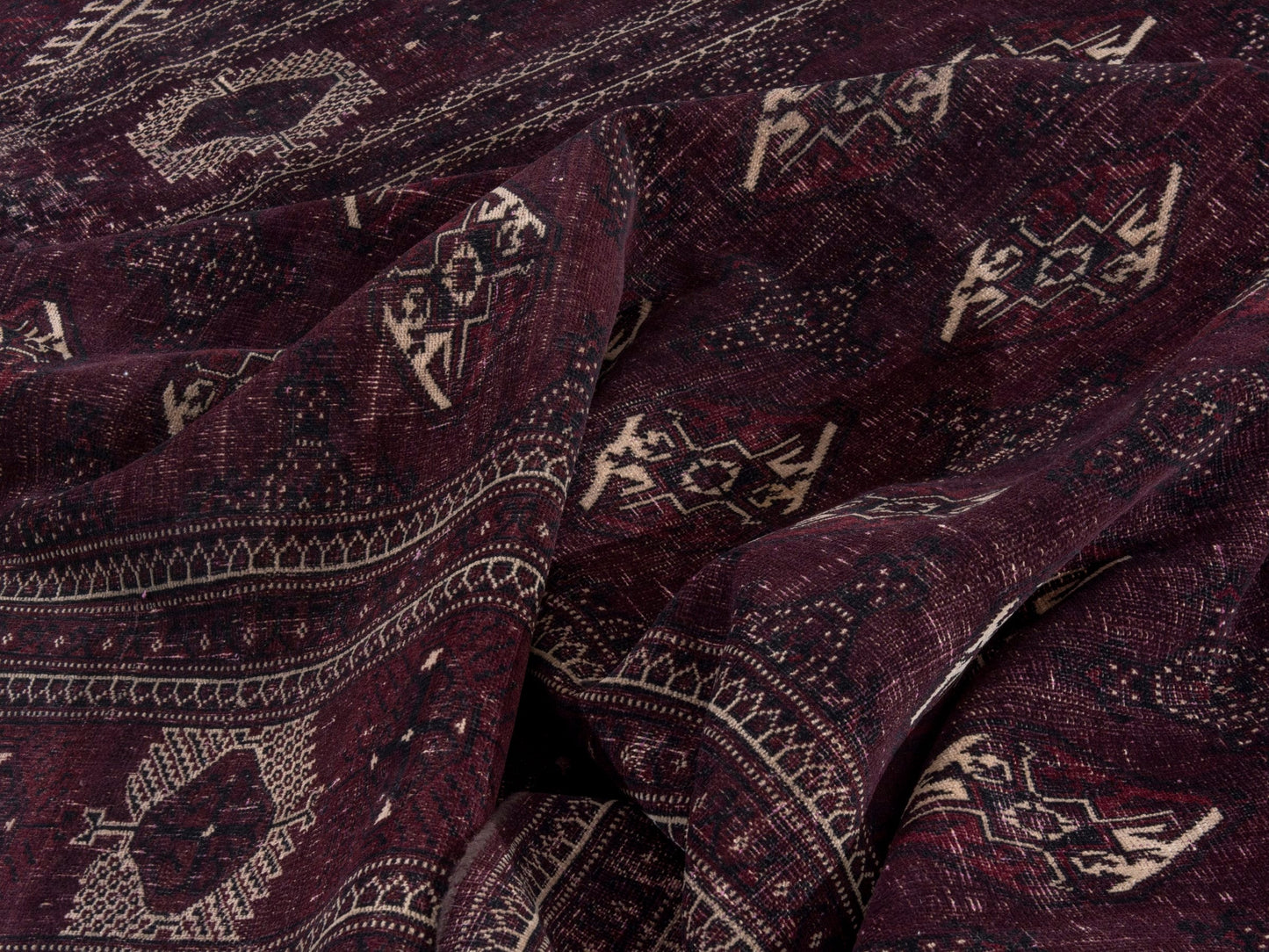 4730 - 10'10" x 13'1"