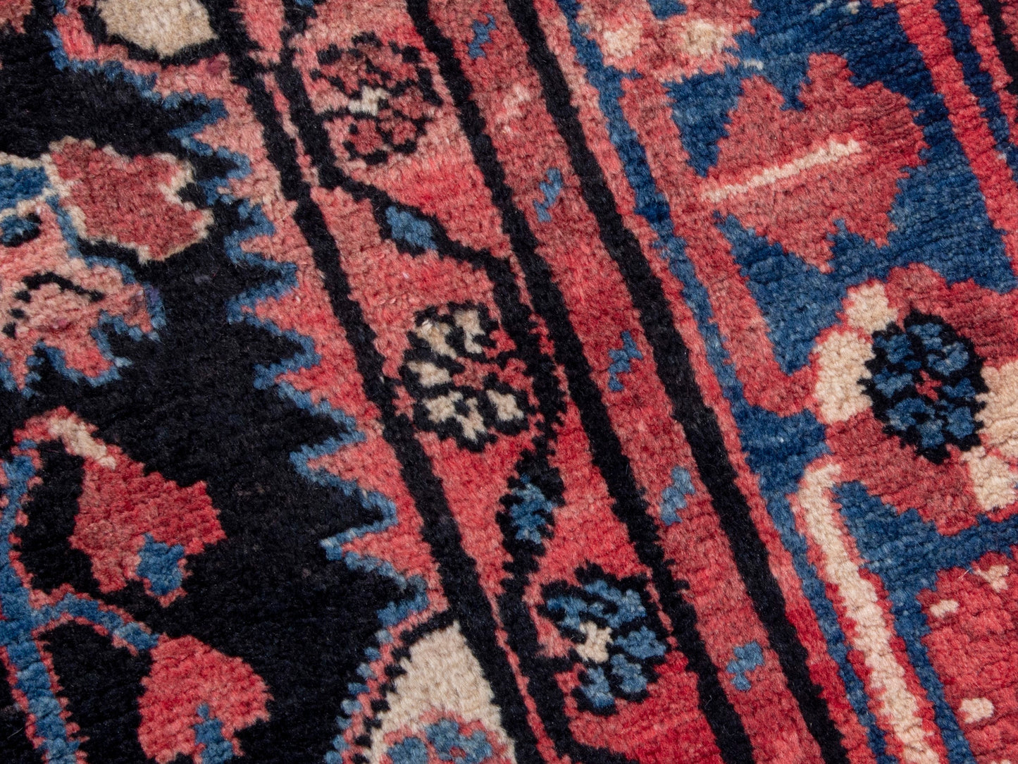 4775 - 4'11" x 10'6"