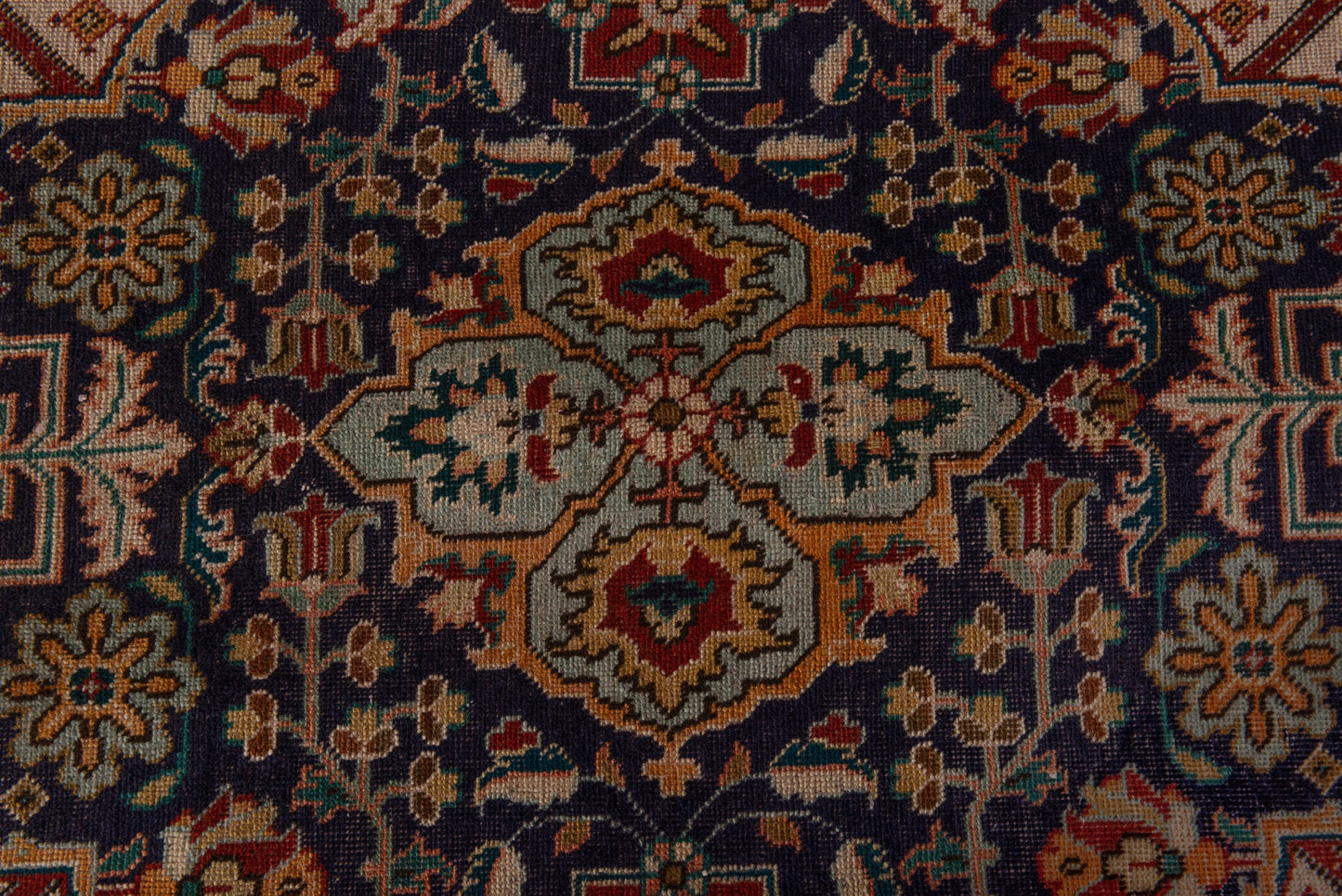 5065 - 9'10" x 15'10"