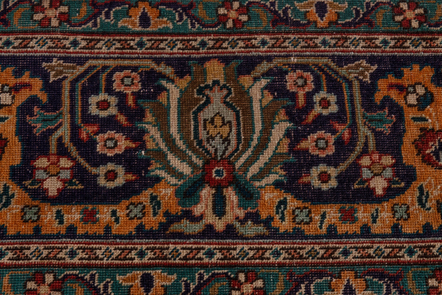 5065 - 9'10" x 15'10"