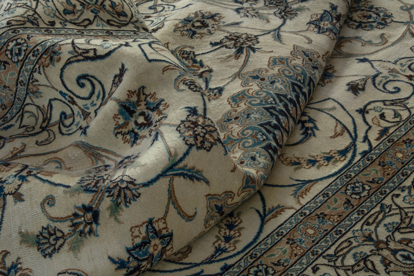 5092 - 9'7" x 12'10"