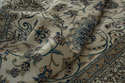 5092 - 9'7" x 12'10"