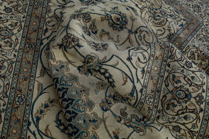 5092 - 9'7" x 12'10"