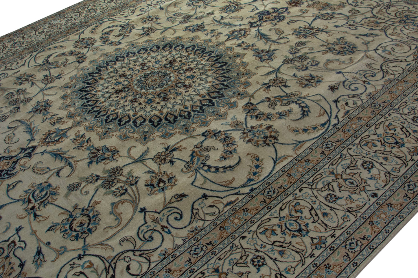 5092 - 9'7" x 12'10"