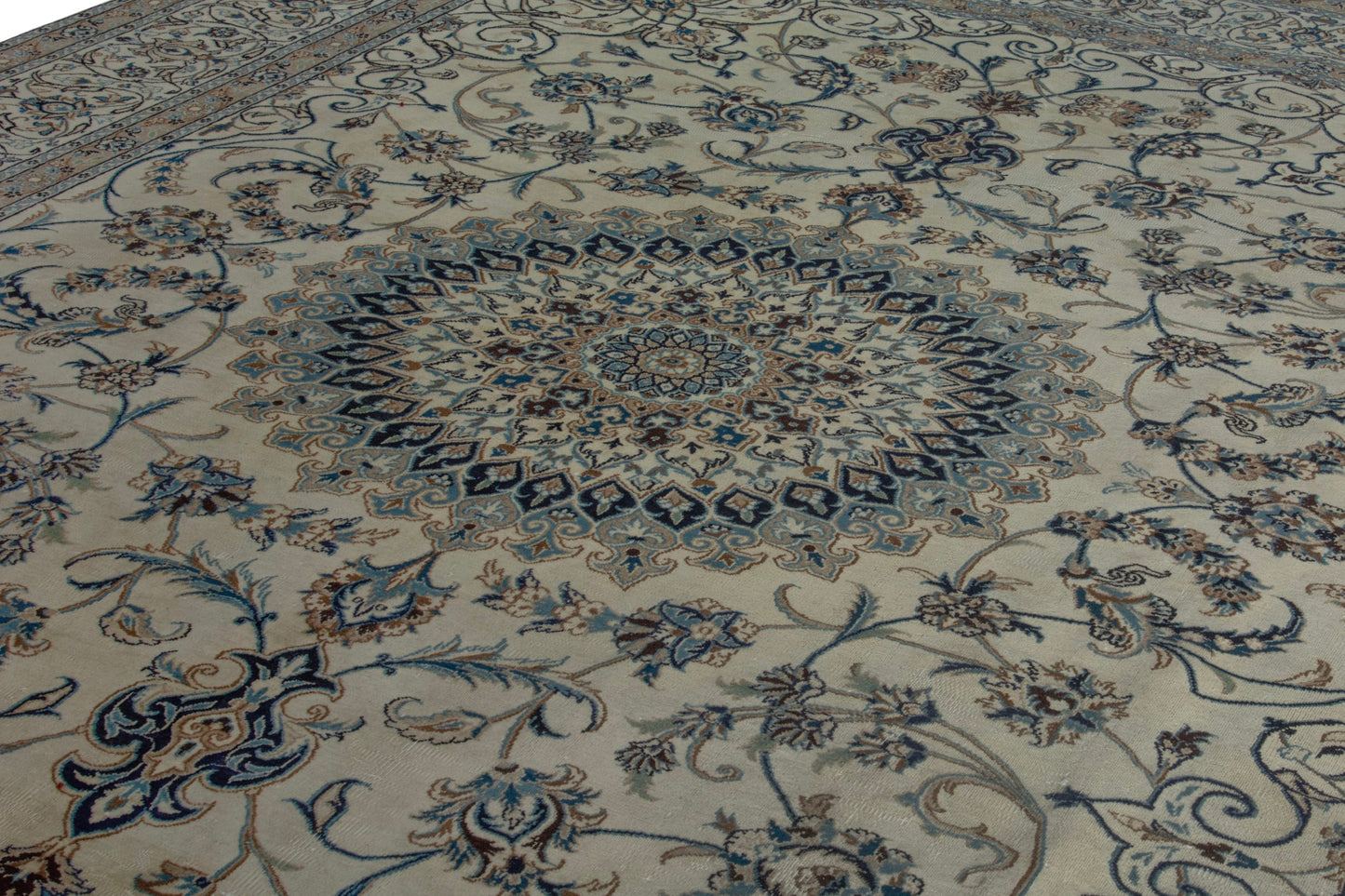 5092 - 9'7" x 12'10"