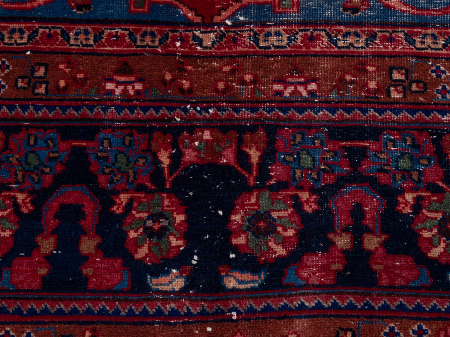 5401 - 9'11" x 12'10"