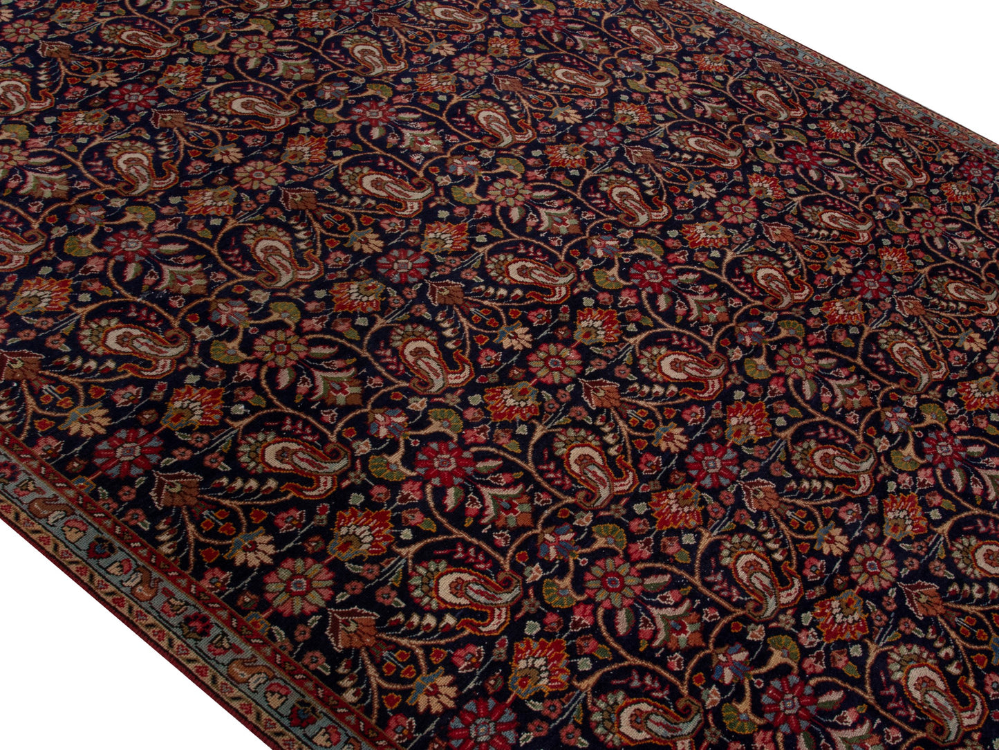 5609 - 7'7" x 11'3"