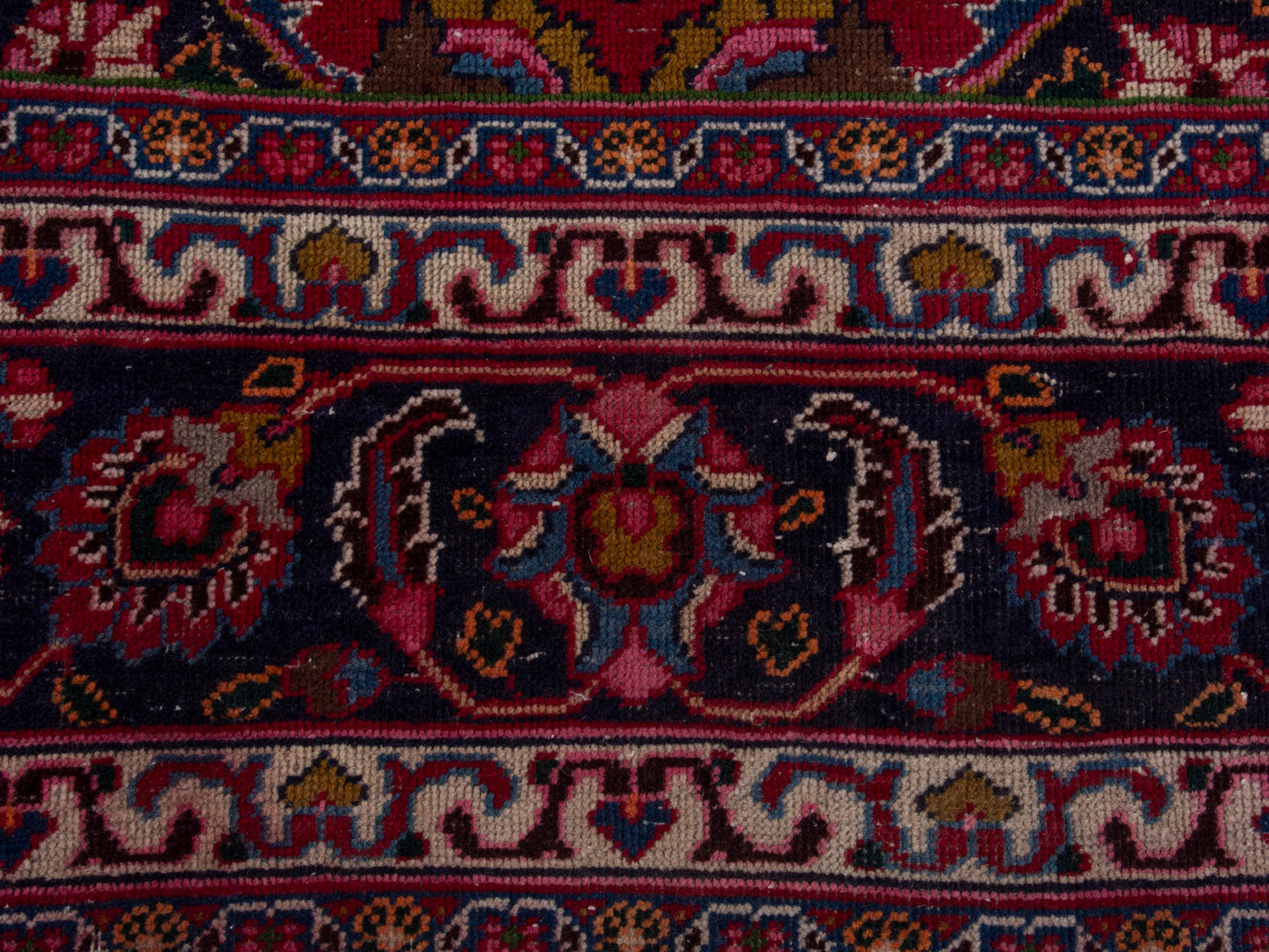 5610 - 9'9" x 12'2"