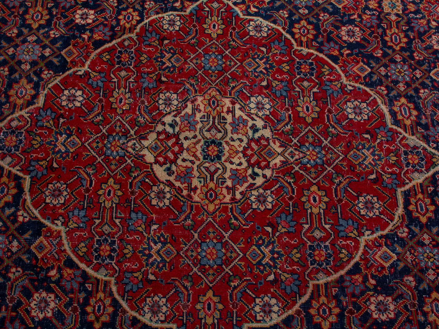 5613 - 10'3" x 14'1"