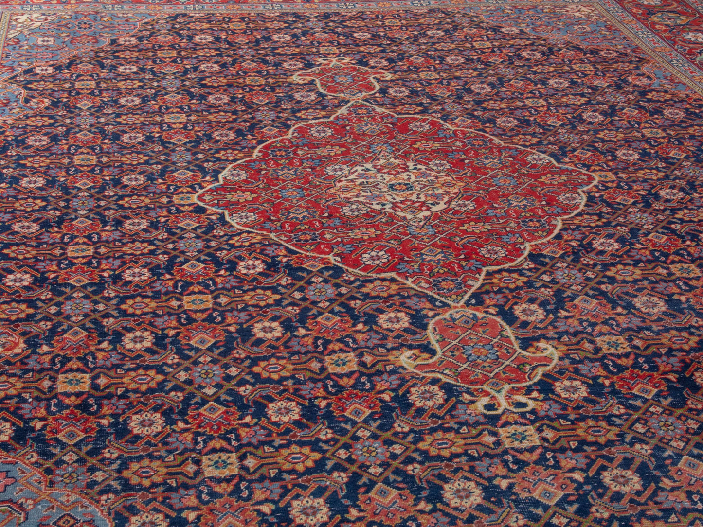 5613 - 10'3" x 14'1"