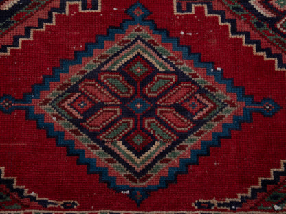 5647 - 2' x 9'4"