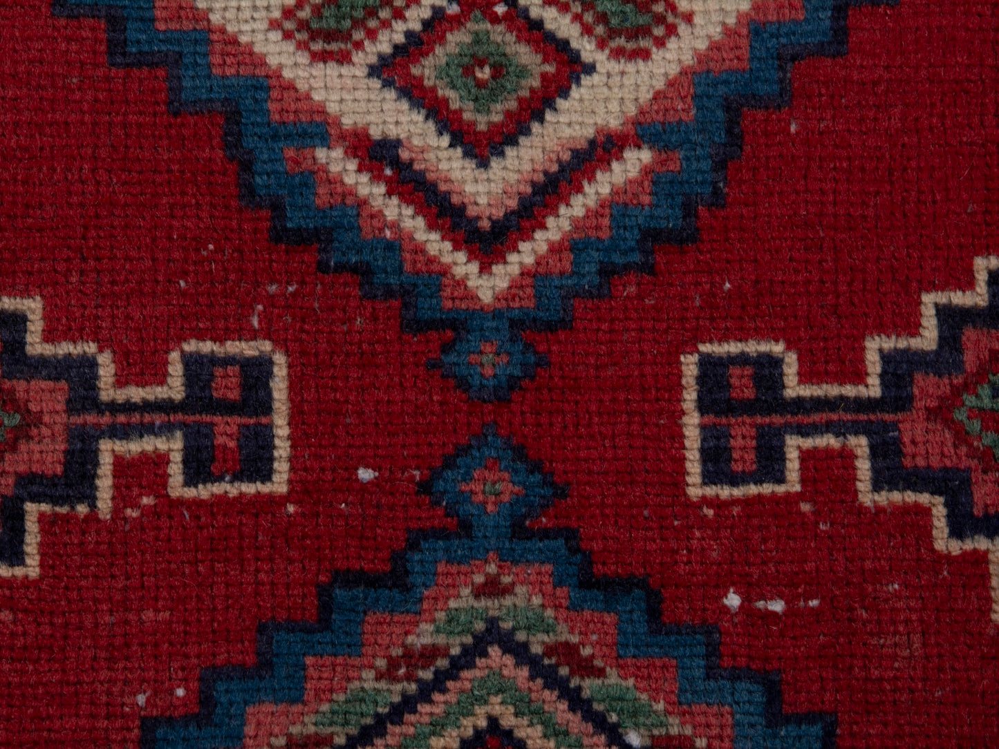 5647 - 2' x 9'4"