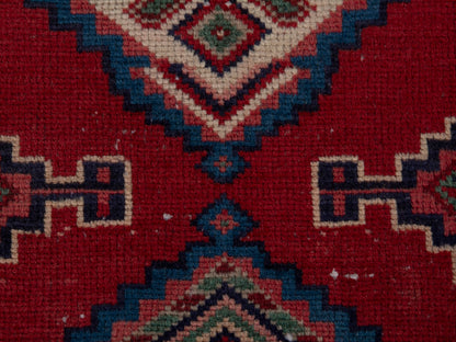 5647 - 2' x 9'4"