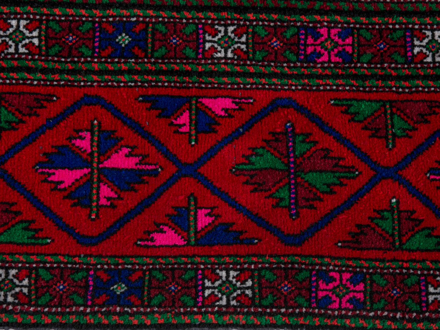5667 - 1'10" x 12'4"