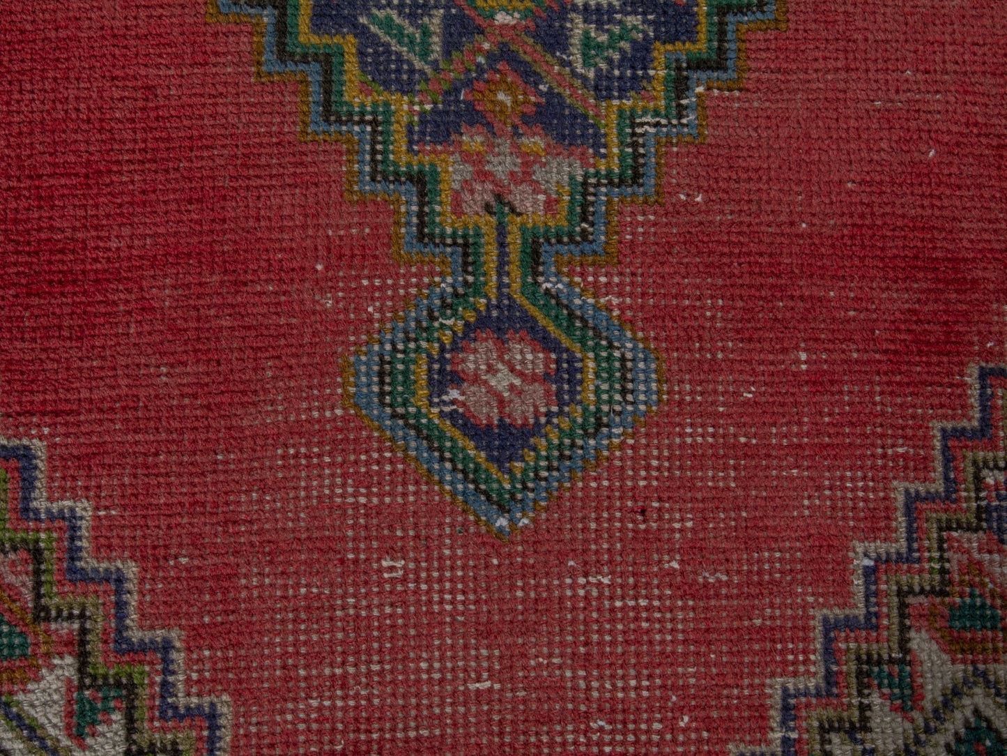 5687 - 2'11" x 4'10"