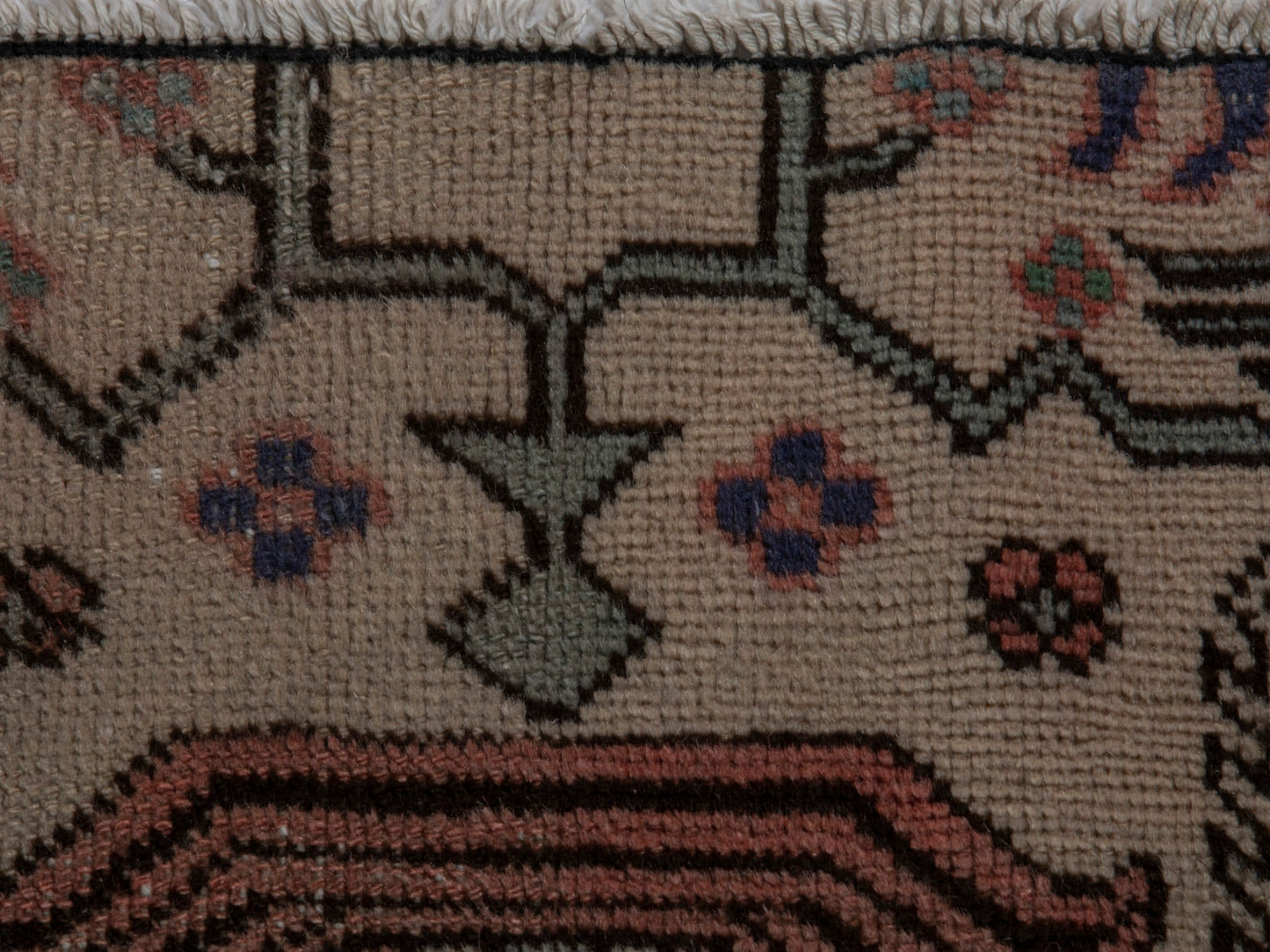 5722 - 3'3" x 4'4"