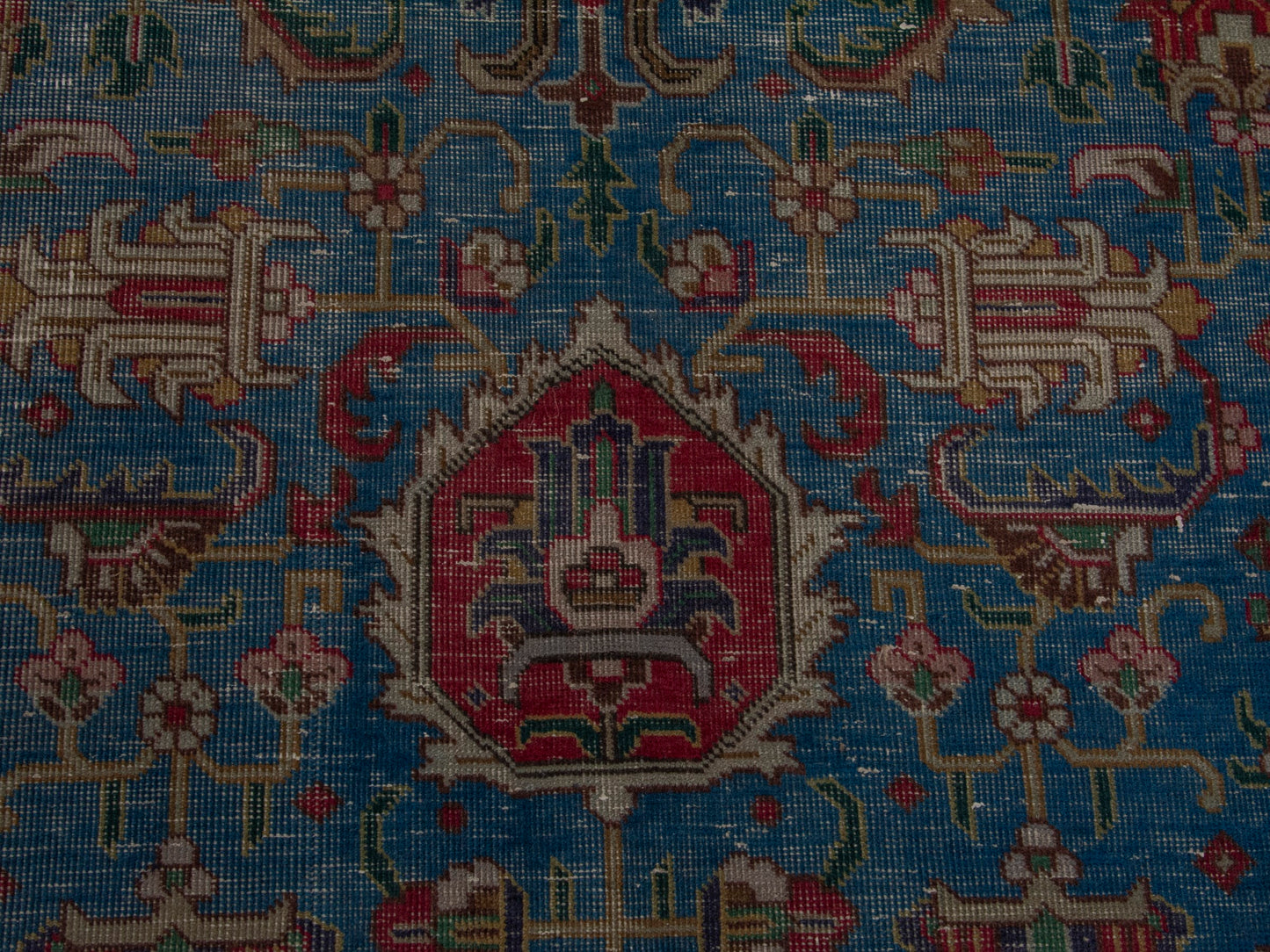 5839 - 10' x 12'6"