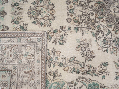 8383 - 6'8" x 10'10"