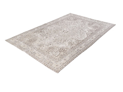 8363 - 6'11" x 10'5"