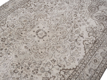 8363 - 6'11" x 10'5"