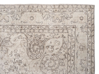 8363 - 6'11" x 10'5"