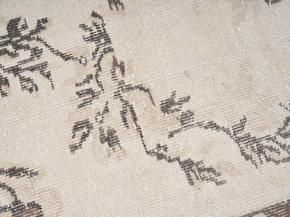 8166 - 5'10" x 8'11"