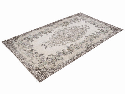 8096 - 5'10" x 9'10"