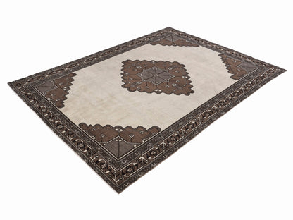 9010 - 7'9" x 10'11"